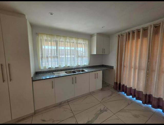 2 BEDROOM PROPERTY TO RENT IN EVEREST HEIGHTS